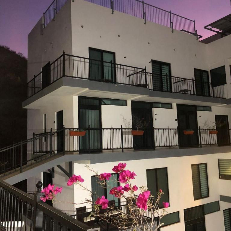 2Bed 2Bath Cabo Sunrise condo with extended balconies - Apartamento de 2 dormitorios - 39