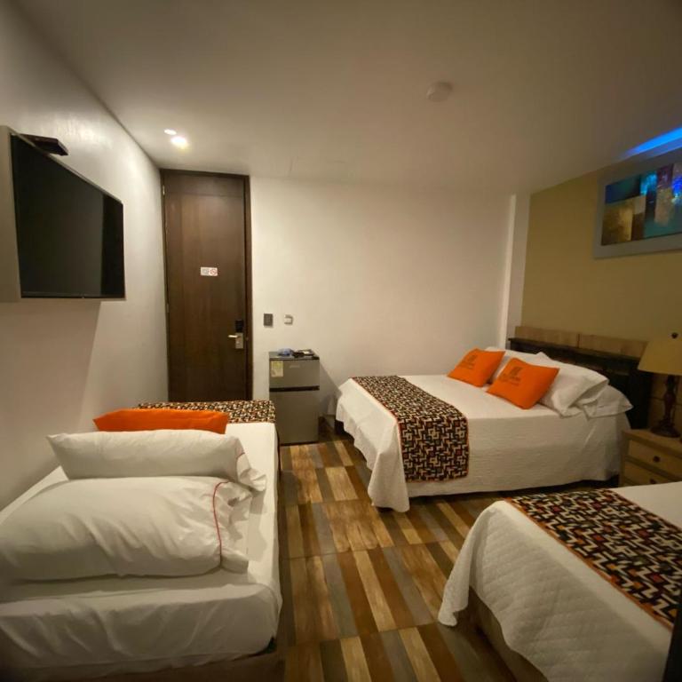 Hotel Ucla Center - Habitación Cuádruple Estándar - 4