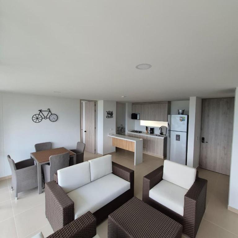 Apartasol Moderno bajo el Sol de Santa Fe - Two-Bedroom Apartment - 34