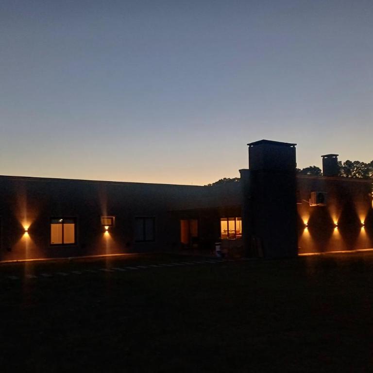 Hermosa Casa De Campo en Mercedes - Casa de 4 dormitorios - 14