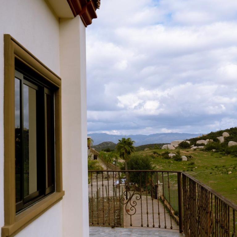 Hacienda Martlot - Deluxe Double Room with Balcony - 12