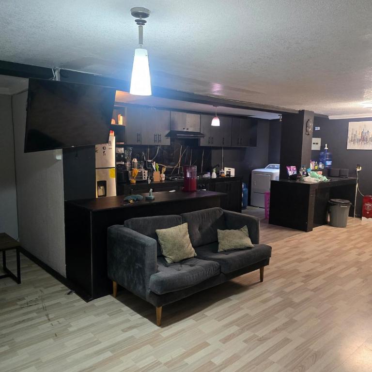 Departamento cercano a la embajada americana - Two-Bedroom Apartment - 12