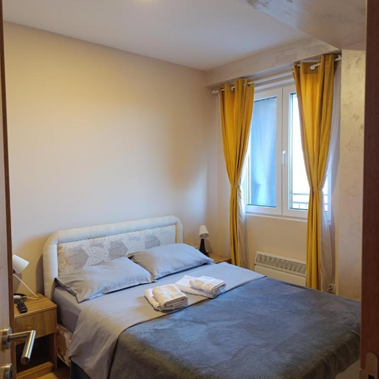 Prestige Mountain Suites - One-Bedroom Apartment with Balcony and City View - 8