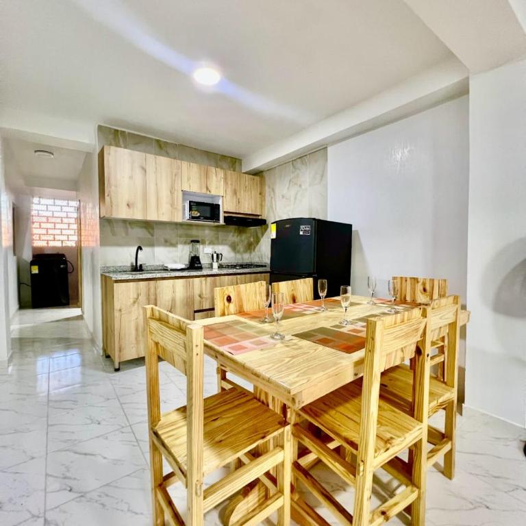 Alojamiento familiar con apartamentos independientes - Three-Bedroom Apartment - 13