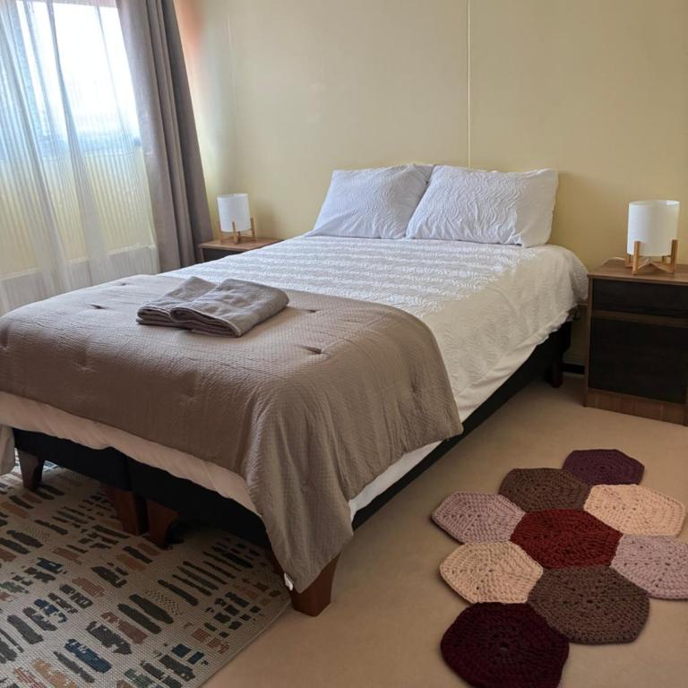 Hostal Mundet - Superior Queen Room - 2