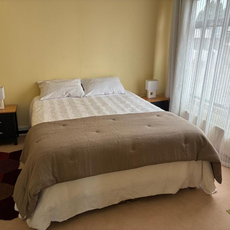 Hostal Mundet - Deluxe Double Room (2 Adults + 1 Child) - 20