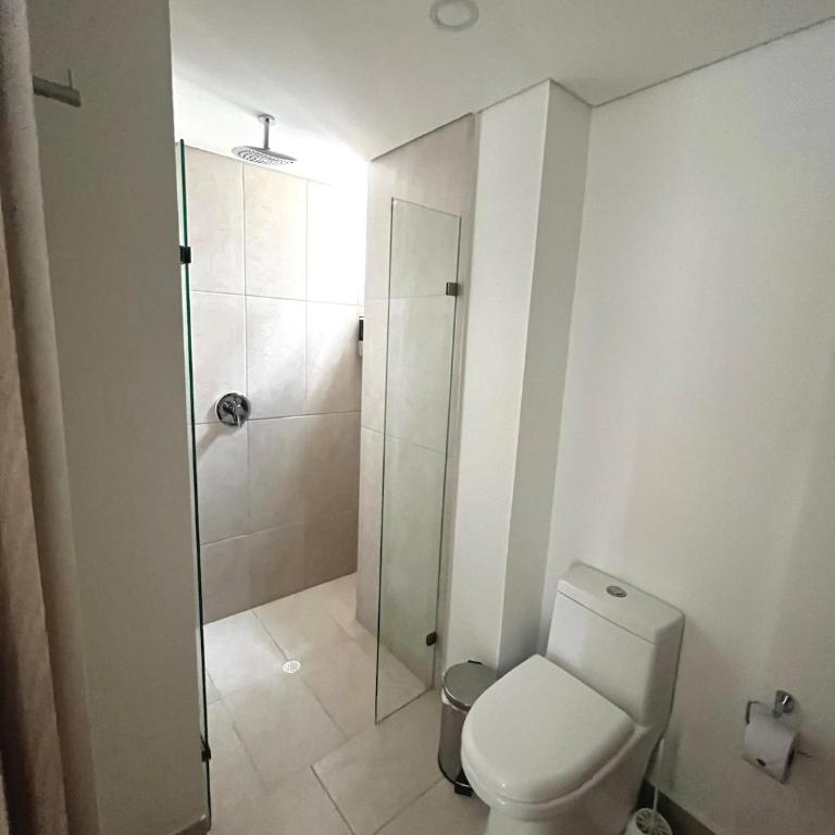14th Floor Luxury 2BR-Jacuzzi Balcony-Near Airport - Two-Bedroom Apartment - 7