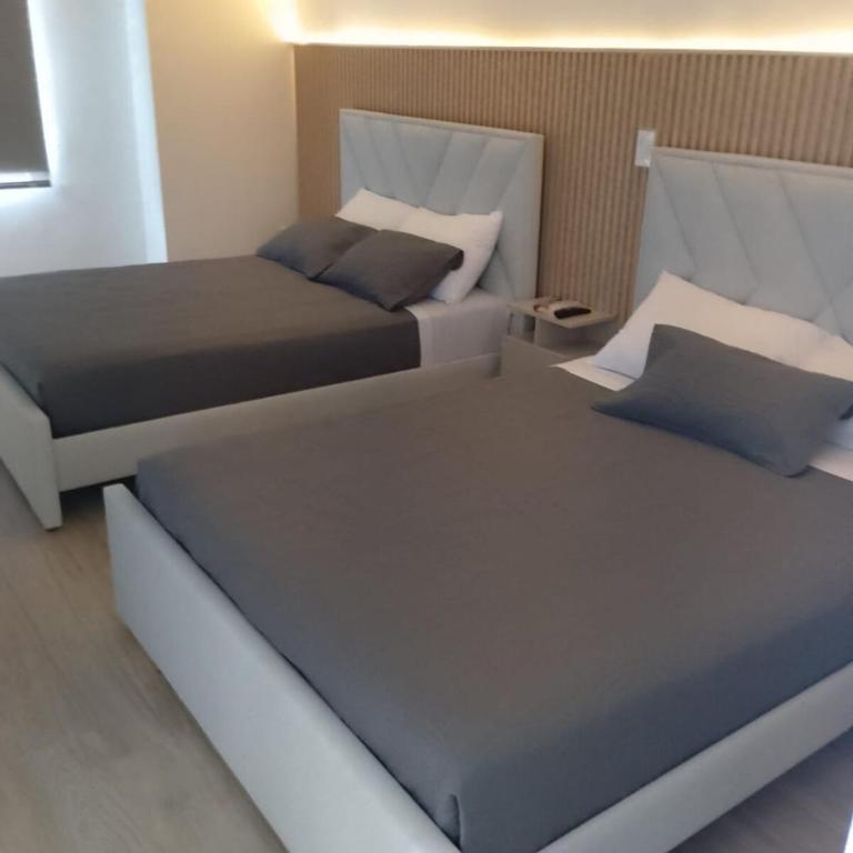 14th Floor Luxury 2BR-Jacuzzi Balcony-Near Airport - Two-Bedroom Apartment - 9