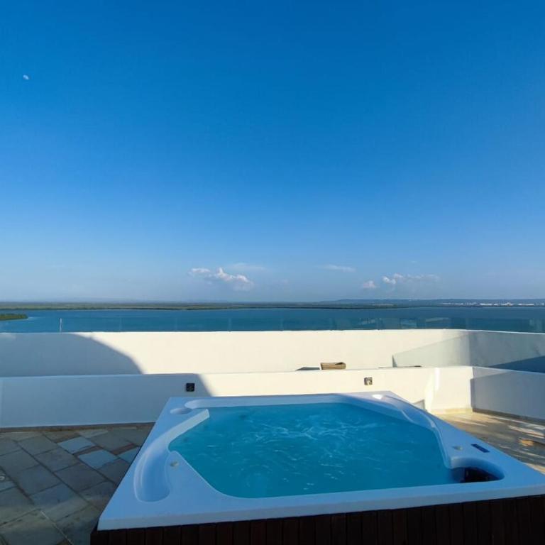 14th Floor Luxury 2BR-Jacuzzi Balcony-Near Airport - Two-Bedroom Apartment - 11