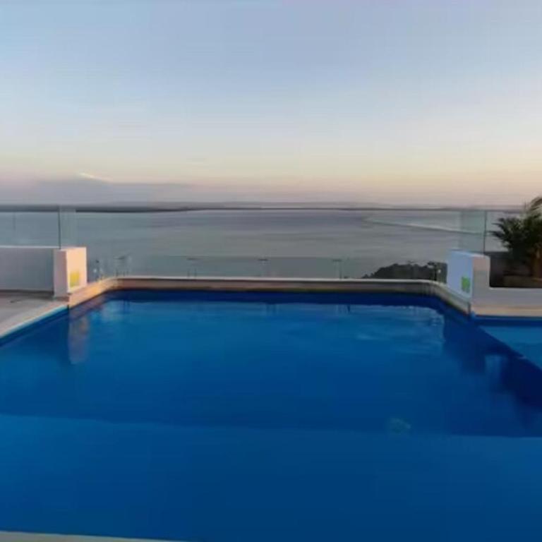 14th Floor Luxury 2BR-Jacuzzi Balcony-Near Airport - Two-Bedroom Apartment - 31