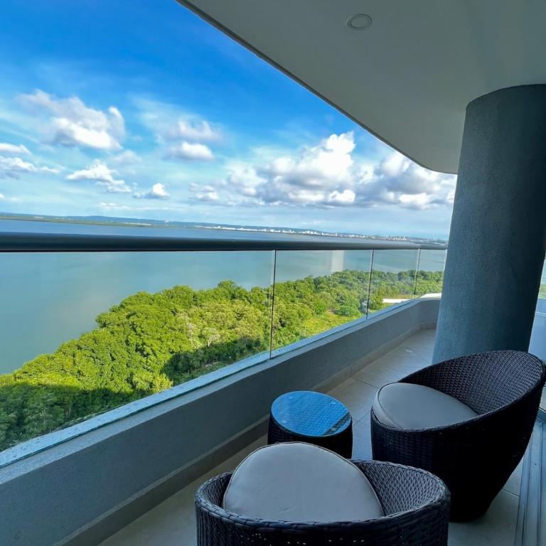 14th Floor Luxury 2BR-Jacuzzi Balcony-Near Airport - Two-Bedroom Apartment - 1