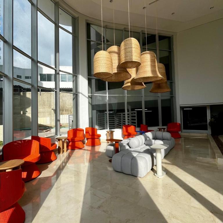 14th Floor Luxury 2BR-Jacuzzi Balcony-Near Airport - Two-Bedroom Apartment - 39