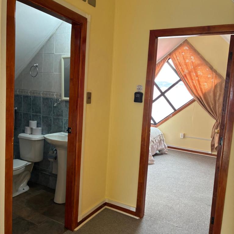 Hostal Mundet - Superior Queen Room - 1