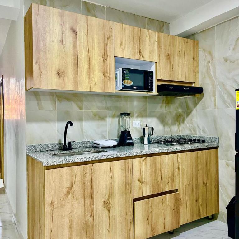 Alojamiento familiar con apartamentos independientes - Three-Bedroom Apartment - 3