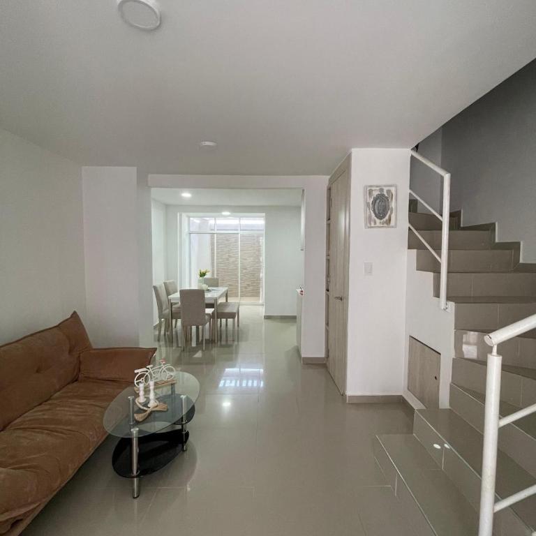 Cozy and nice house north of the city - Casa de 3 dormitorios - 2