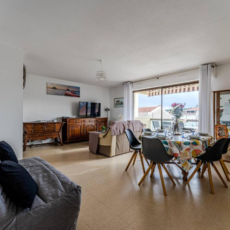 Appartement T3 spacieux avec parking, balcons, à 20m de la plage d'Arcachon - FR-1-433-152 - Appartement - 2