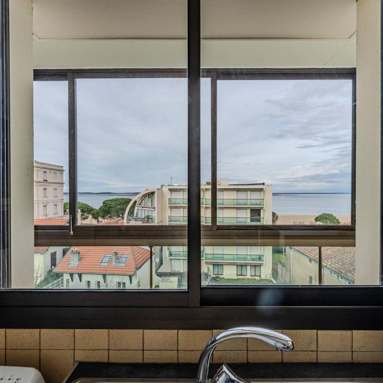 Appartement T3 spacieux avec parking, balcons, à 20m de la plage d'Arcachon - FR-1-433-152 - Appartement - 10