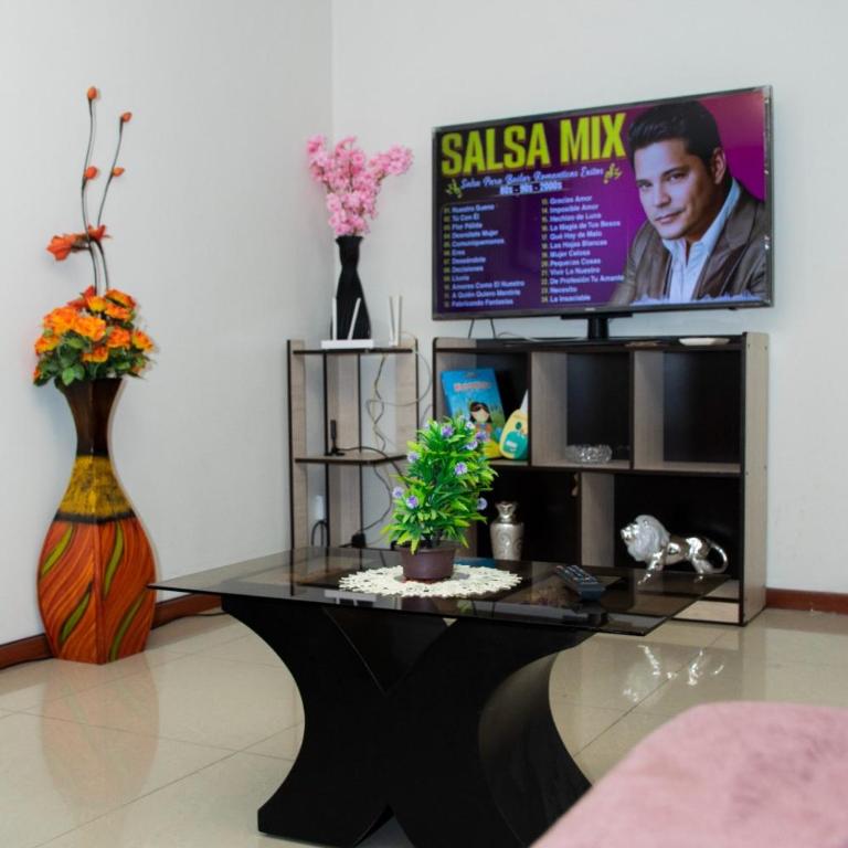 CASA Jorge y Sandra - Three-Bedroom Apartment - 4