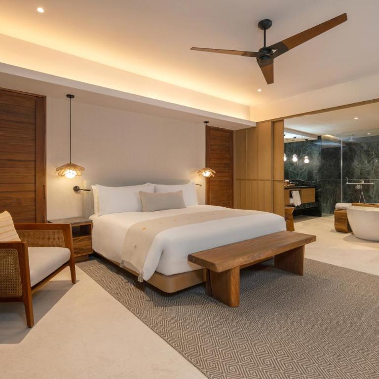 Grand Hyatt Cancun Beach Resort - Oceanfront King Suite - 12