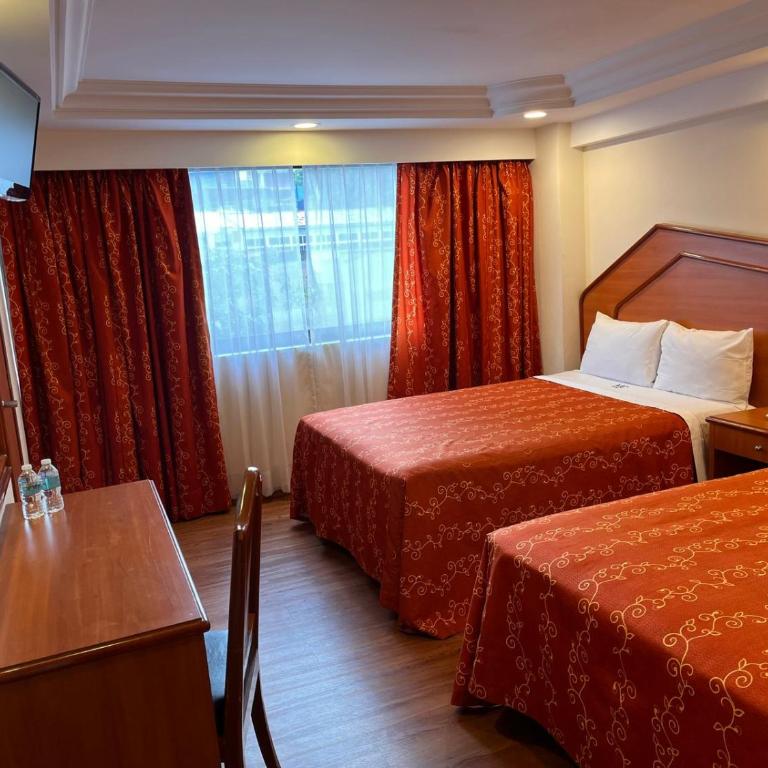 Hotel Premier - Doppelzimmer mit 2 Doppelbetten - 5