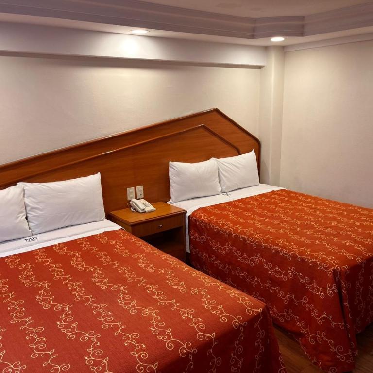 Hotel Premier - Doppelzimmer mit 2 Doppelbetten - 3