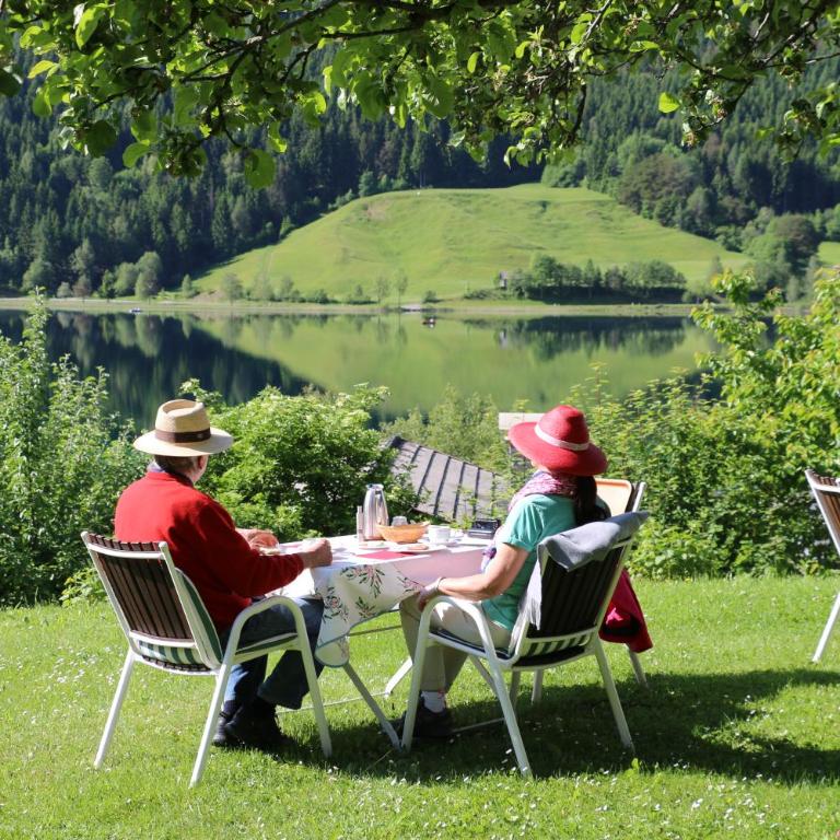Ferienhof Obergasser und Bergblick - Doppelzimmer mit Balkon und Seeblick - 2