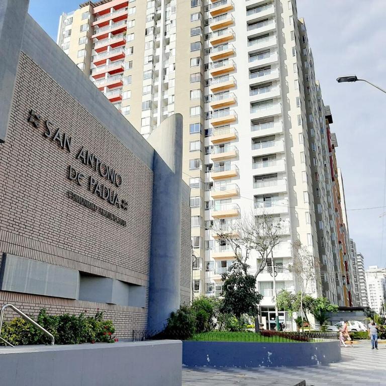 Unidos en Familia - Three-Bedroom Apartment - 16