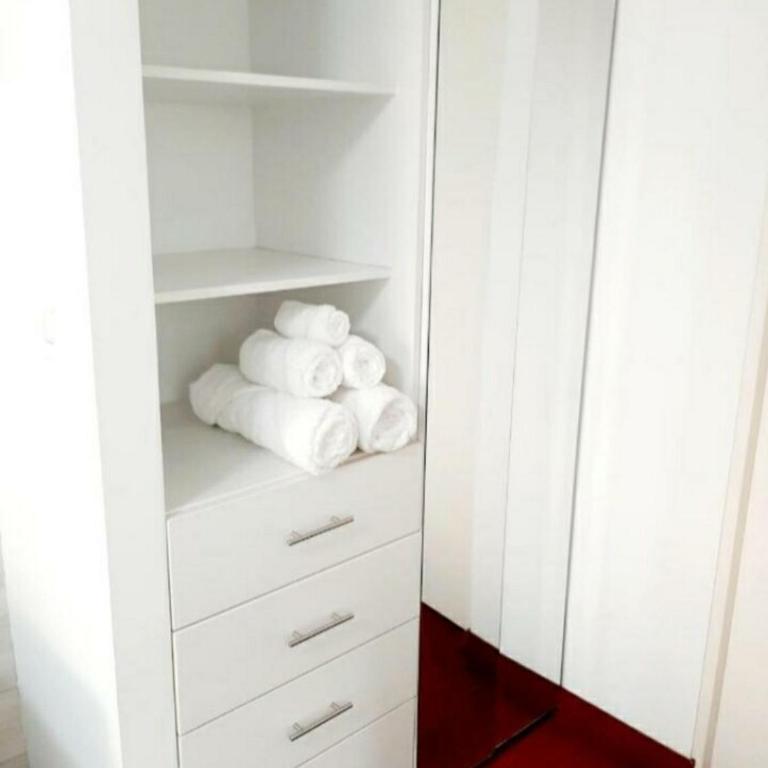 Unidos en Familia - Three-Bedroom Apartment - 20