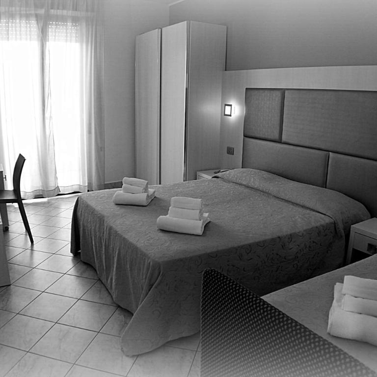 Hotel Adria - Camera Matrimoniale/Doppia con Letti Singoli con Vista Mare - 1
