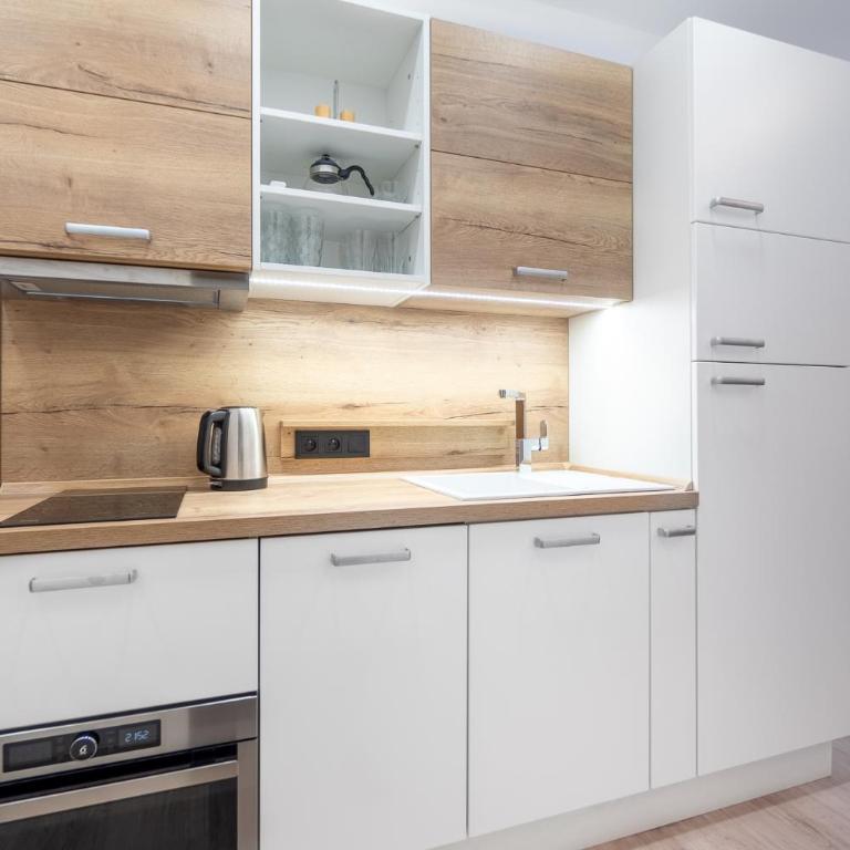 Praga Apartments & Restaurant Zell am See-Kaprun - Studio - 3