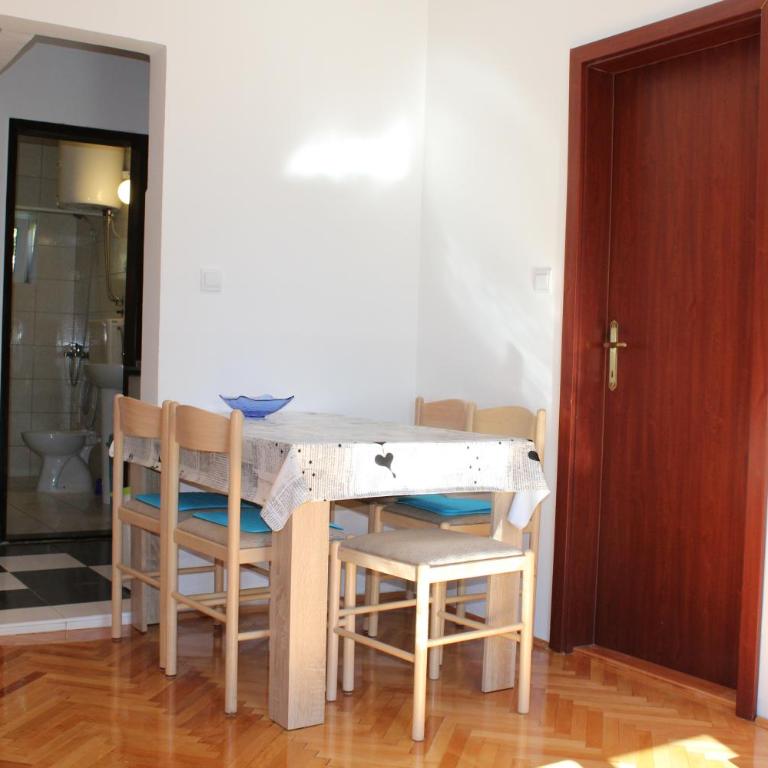 Casa Agava Becici - Two-Bedroom Apartment with Living Room - 10