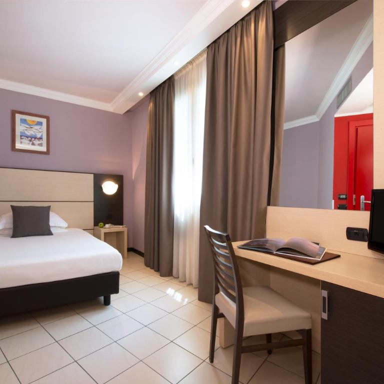 CDH Hotel La Spezia - Camera Matrimoniale con Letto a una Piazza e Mezza - 1