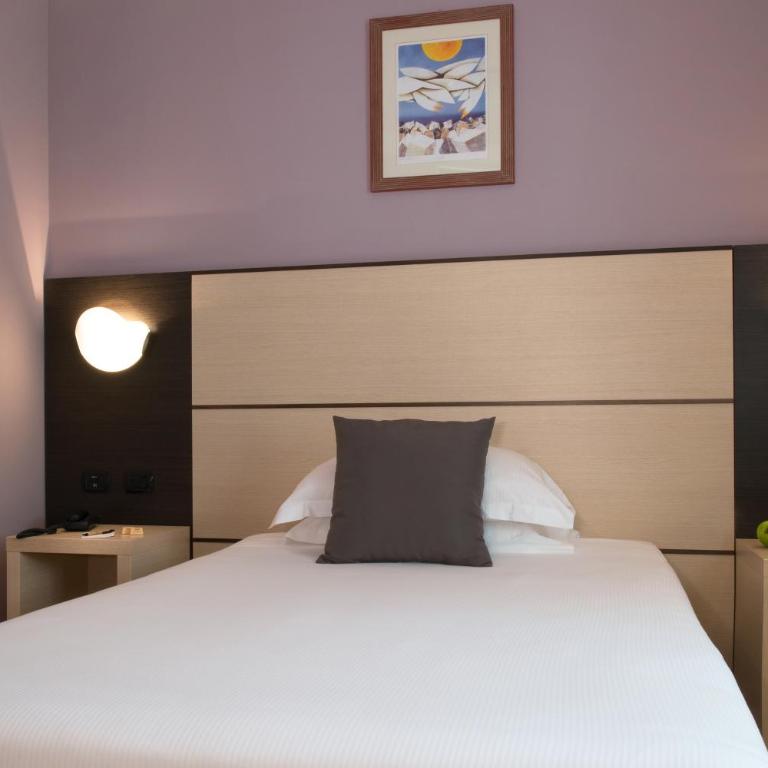 CDH Hotel La Spezia - Camera Matrimoniale con Letto a una Piazza e Mezza - 2