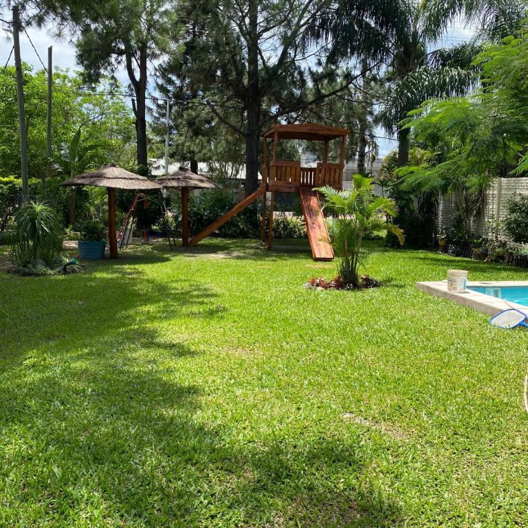 Casaquinta con Pileta en Corrientes Zona Corsos - Two-Bedroom House - 23