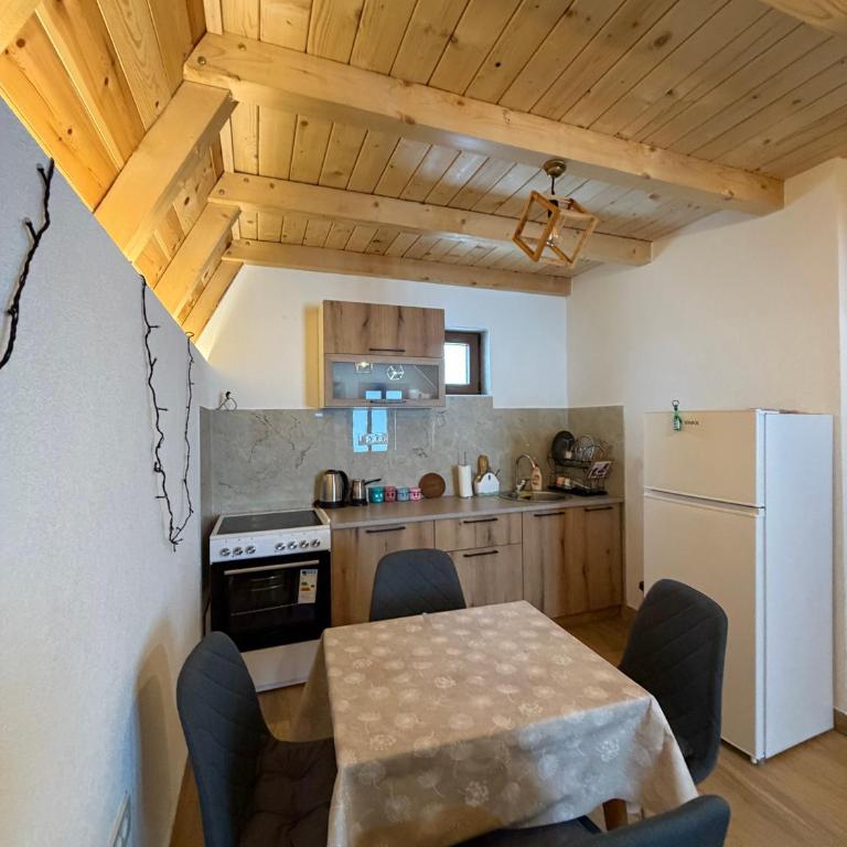 Lili home - Two-Bedroom House - 45