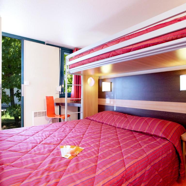 Premiere Classe Grenoble Sud - Gieres Universite - Chambre Triple (1 Lit Double et 1 Lit Simple) - 5