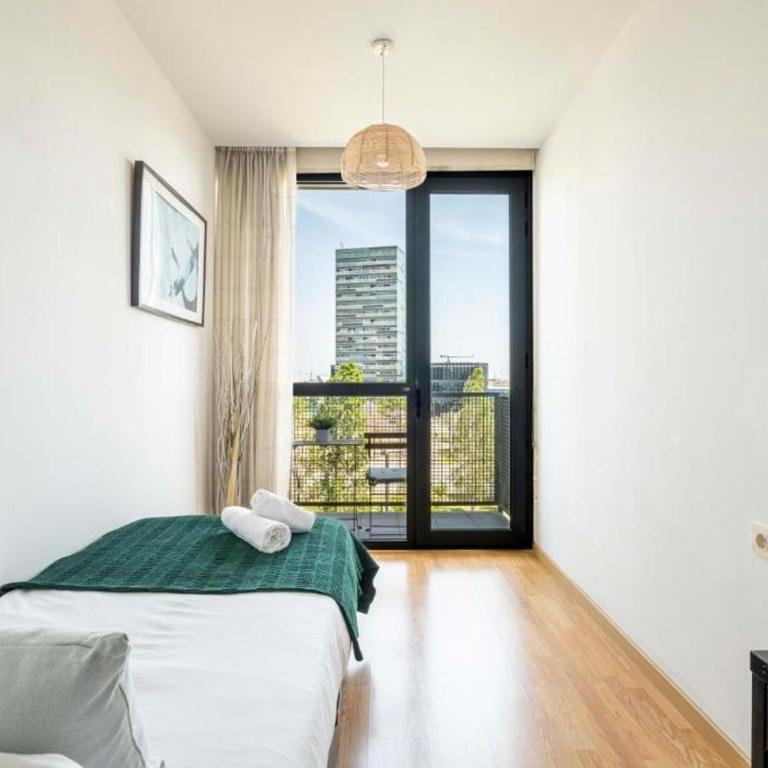 Homenfun Barcelona Fira Gran Via - Apartamento de 3 dormitorios - 9