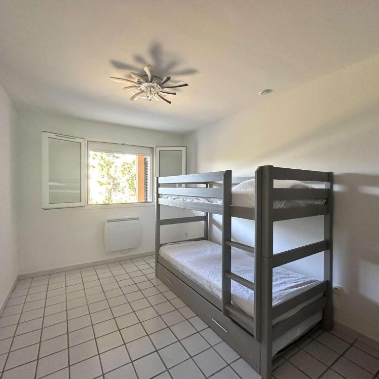 Villa BOUGINVILLEES climatisée pour 12 personnes avec piscine chauffée et vue mer à La Londe-Les-Maures - Maison 6 Chambres - 29