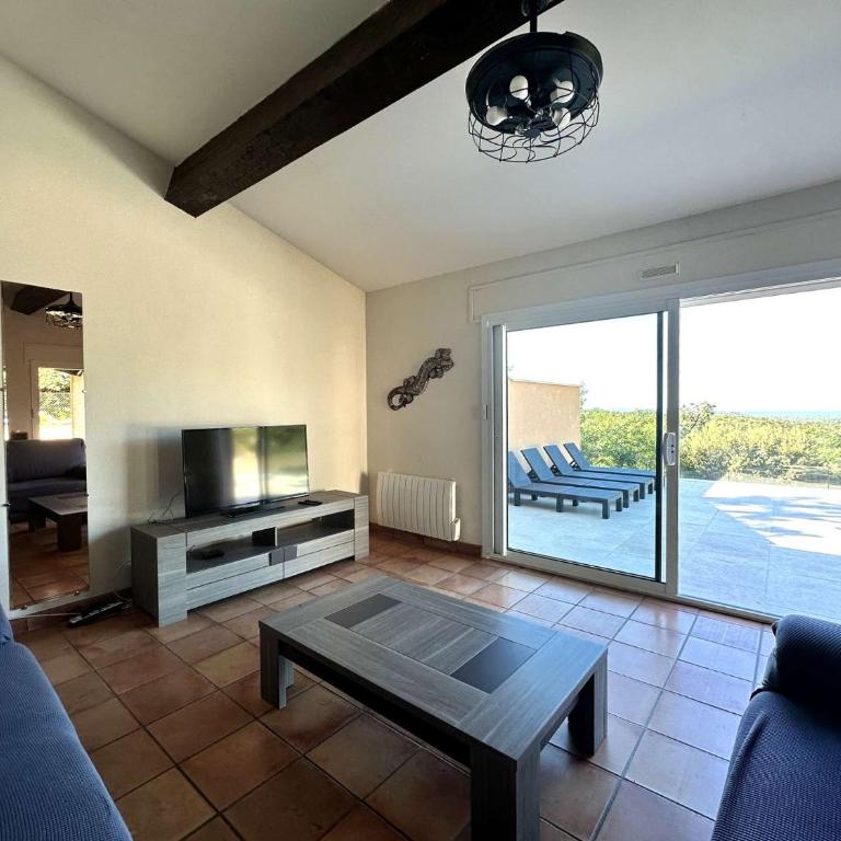 Villa BOUGINVILLEES climatisée pour 12 personnes avec piscine chauffée et vue mer à La Londe-Les-Maures - Maison 6 Chambres - 10