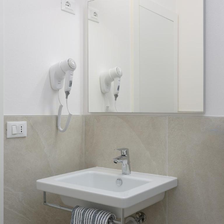 Residence Annamaria - Appartamento con 1 Camera da Letto, Balcone e Vista Acqua - 10