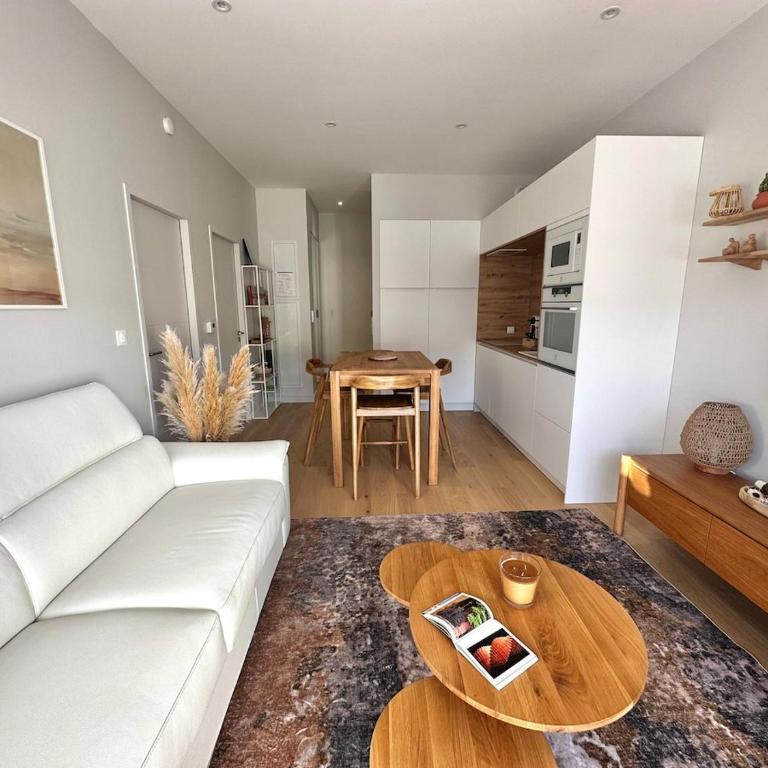 Margarita - Superbe appartement T2 avec parking et terrasse à 2 pas de la plage - Superior One-Bedroom Apartment with Balcony - 5