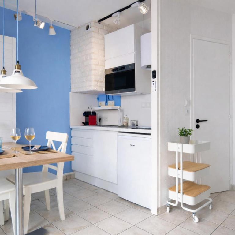 Joli studio rénové quartier Port Olona Les Sables 2 personnes - Studio - 1