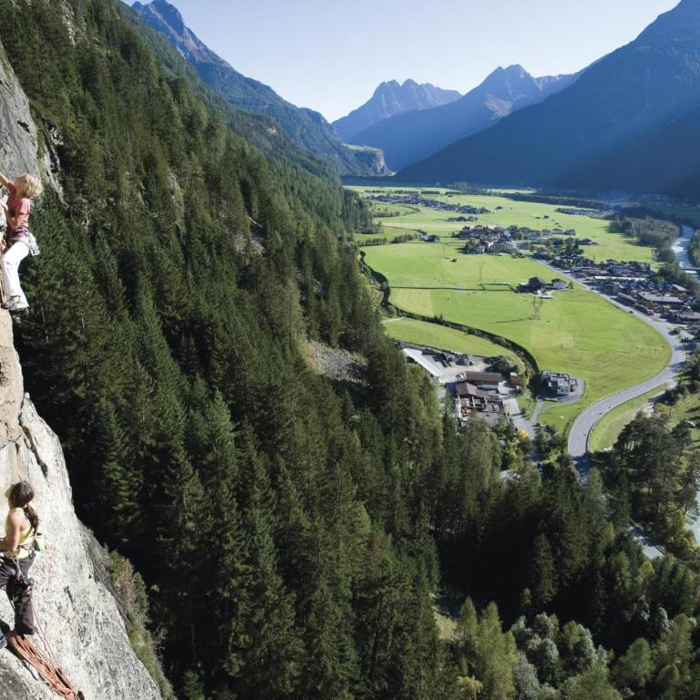 Apart Alpen - Apartment mit 2 Schlafzimmern und Bergblick - 32