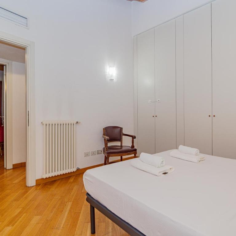 Mansarda in Piazza Duomo - Appartamento con 2 Camere da Letto - 6