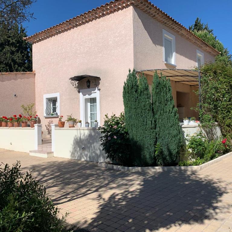 Villa avec piscine privée à Avignon - Villa with Private Pool - 2