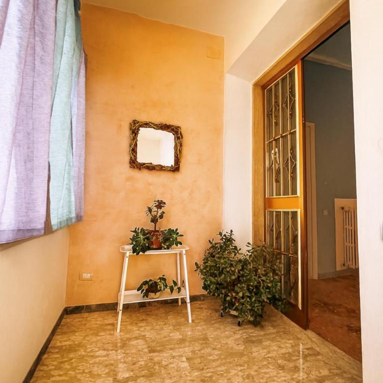 Camera Viola in zona tranquilla - Madame Fannj - Camera Matrimoniale con Bagno Privato - 46