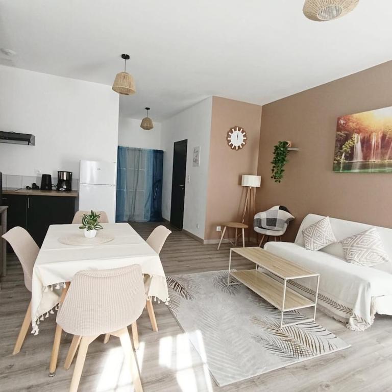 Apt 9, 2ème étage, magnifique T2 d'environ 45m2, climatisé avec une large terrasse plein sud - Appartamento con 1 Camera da Letto - 11