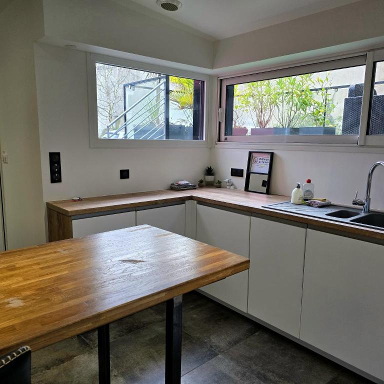 Le Saint Symphorien, parking gratuit privée - Appartement 1 Chambre - 6