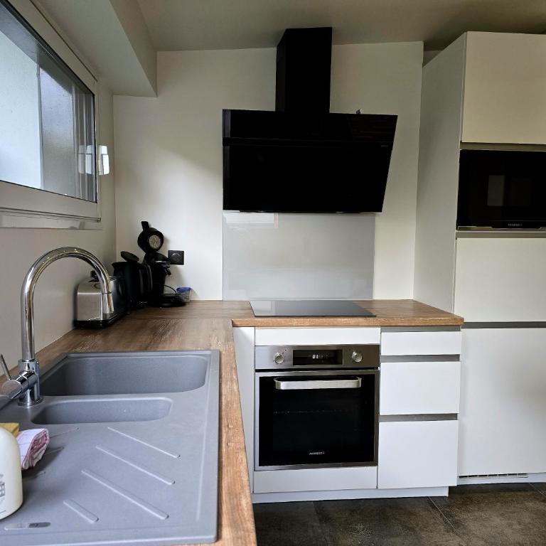 Le Saint Symphorien, parking gratuit privée - Appartement 1 Chambre - 7