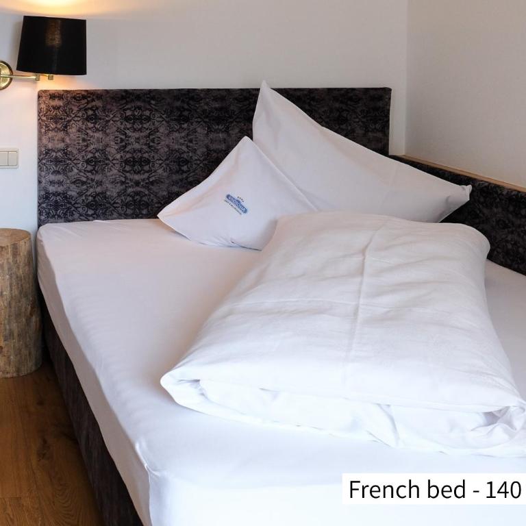 Ferien & Wellnesshotel Windschar - Standard Room "Neves" with French bed (140x200cm) - 4